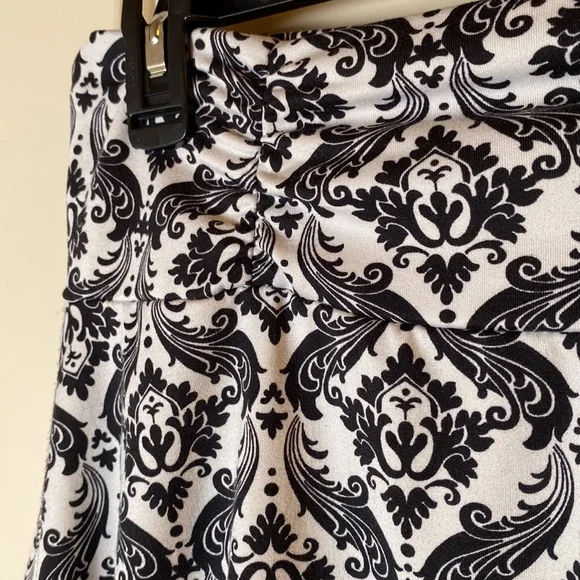 Tranquility SKIRT Small Black/White - Picture 2 of 5